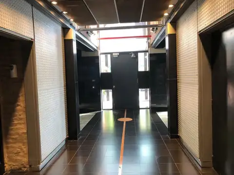 Oficina en Venta con 4 cocheras
