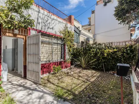 Venta casa lote propio con cochera en Montecastro