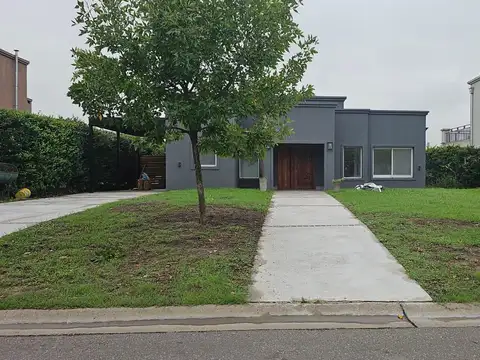 Casa  en Venta en Santa Guadalupe, Pilar del Este, Pilar