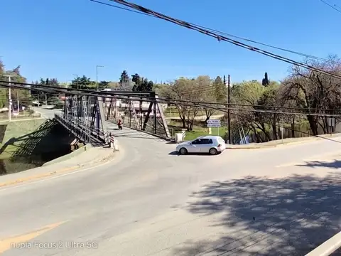 Casa en Venta con 4 cocheras