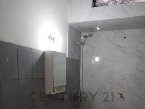 Casa 2 ambientes con 1 baño