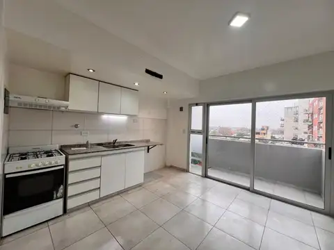 ALQUILER DEPARTAMENTO 2 AMBIENTES AL FRENTE CON BALCON