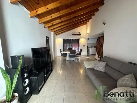 Depto Tipo Casa en Venta de 5 ambientes