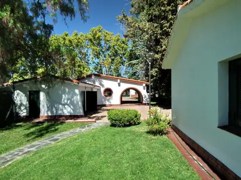 Cruz de Piedra - Julio A. Roca esquina Nueva Mayorga