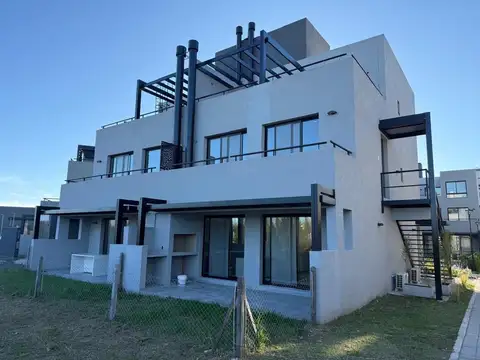 Departamento 4 ambientes con 3 baños