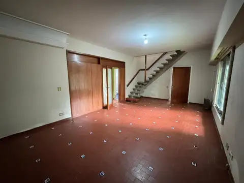 RESERVADA / CASA 4 AMB / 3 BAÑOS / PARQUE / PILETA