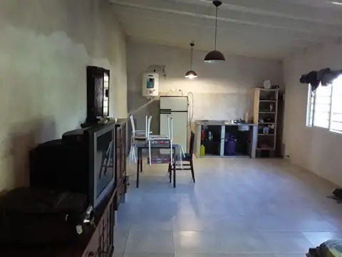 Casa 3 ambientes con 1 baño
