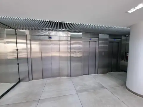 Oficina Monoambiente con 16 baños