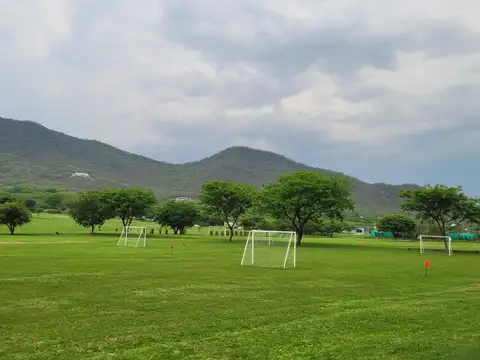 Terreno en Venta en Valle Escondido, USD 110.000