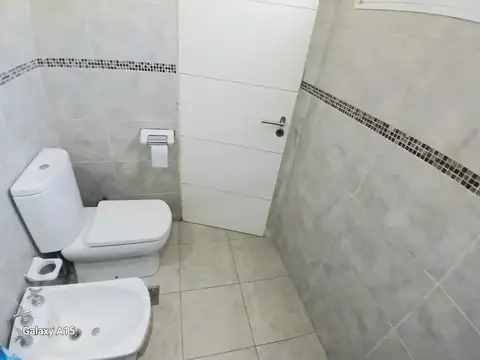 Venta amplio depto 2 amb excelente estado