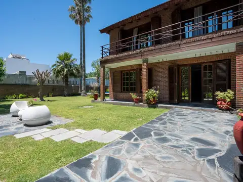 Casa en Venta en Manuel B Gonnet, USD 210.000