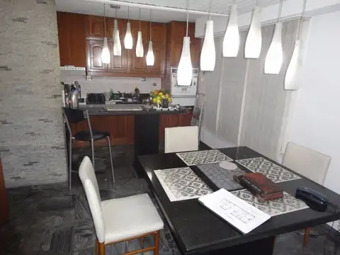Depto Tipo Casa 4 ambientes con 3 baños