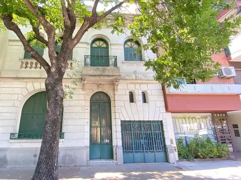 Casa en Venta - Villa Pueyrredon - 5 Amb - Jardin