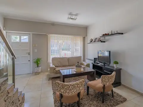 Casa 5 ambientes con 3 baños