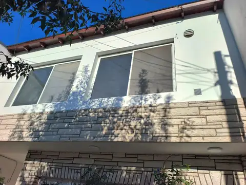 Depto Tipo Casa en Alquiler de 3 ambientes