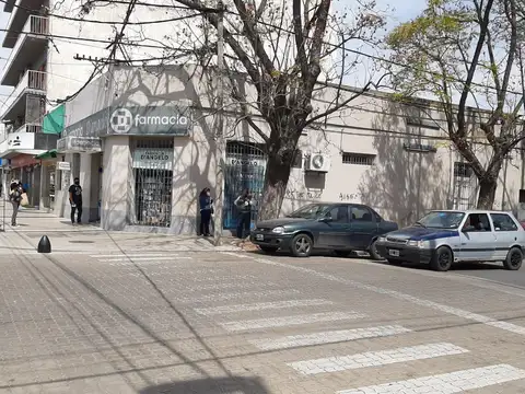 Av. Rocca  50