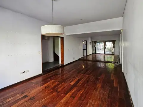 Casa 7 ambientes con 3 baños