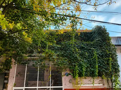 Casa de 7 amb en venta en P Patricios 313m Patio