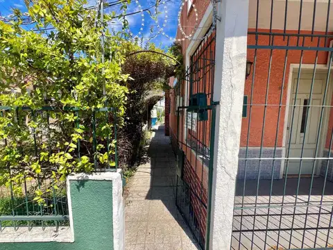 Casa 5 ambientes con 1 baño