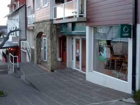 Impecable local de 80m2 a metros de calle Mitre y Onelli. Ideal oficina comercial