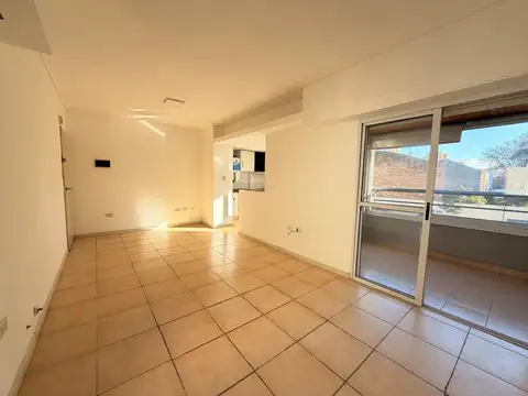 Venta, amplio dpto 2 amb, con 2 bauleras, 2 baños, Lanusita
