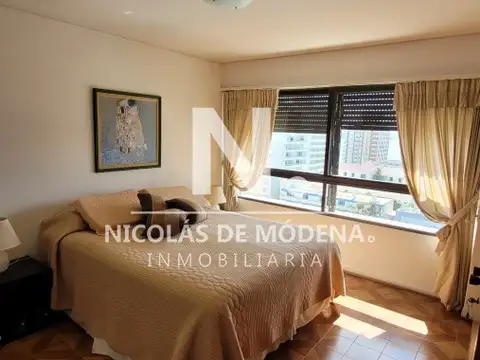 Alquiler de departamento en Peninstula, de 3 dormitorios mas dep de servicio, en Punta del Este