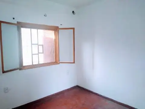 Casa 2 ambientes con 1 baño