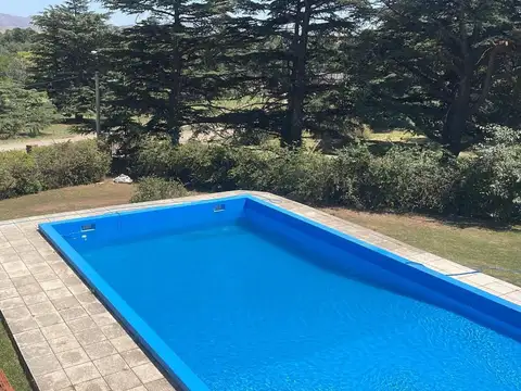 Casa en Venta con 3 cocheras