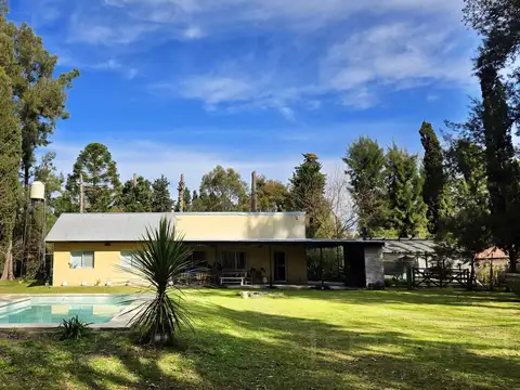 Venta Casa 3 ambientes con Pileta sobre Lote de 1912 m2 Barrio El Remanso, Exaltacion de la Cruz
