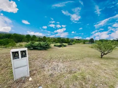 VENTA LOTE PREMIUM CON SALIDA A LA CANCHA DE GOLF (L8,MZA8) 1650 mts COUNTRY CARLOS PAZ GOLF