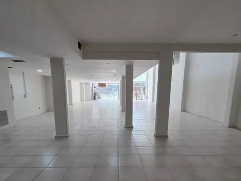 Local en Alquiler en Godoy Cruz, USD 2.900