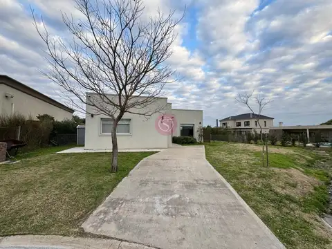 Casa en Venta en Pilar del Este - San Ramiro, USD 188.000