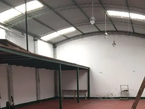 VENTA GALPON PROVIDENCIA 248M2 CON OFICINA BAÑO