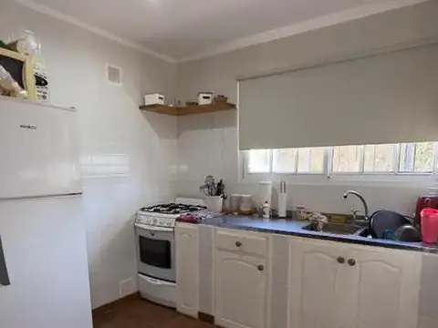 VENDO. Casa en calle Urdinarrain. Concordia, ER.