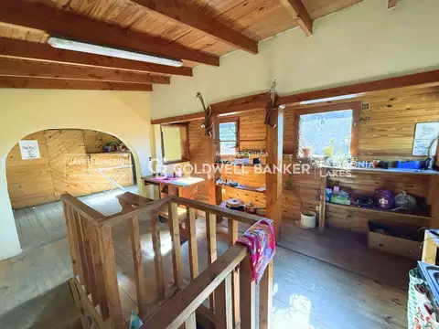 VENTA CASA 3 dormitorios 150m2  y Local  60m2 a la calle B Mallin - Villa La Angostura