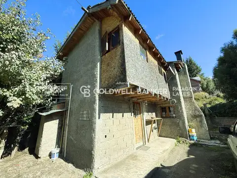 VENTA CASA 3 dormitorios 150m2  y Local  60m2 a la calle B Mallin - Villa La Angostura