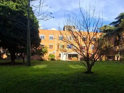 Vendo departamento a metros de la Plaza Saenz Peña