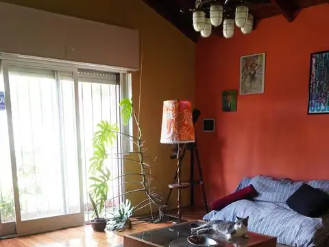 casa en venta en 83 y 10 La Plata