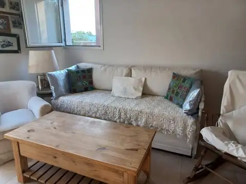 Casa en Alquiler con 1 cochera