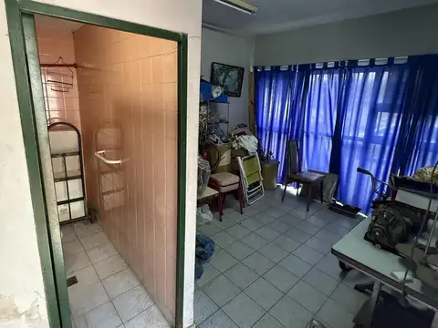 Casa 6 ambientes con 2 baños