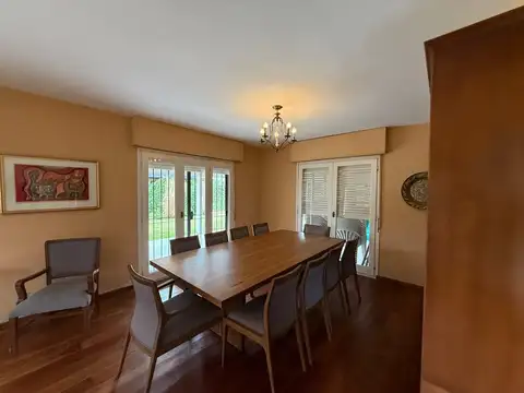 Casa 5 ambientes con 2 baños