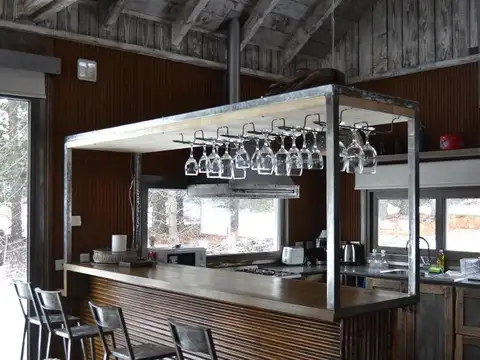 Casa 6 ambientes con 2 baños