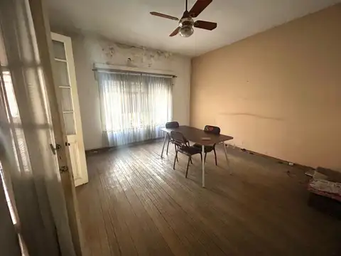 VENTA CASA  4AMBIENTES PARQUE AVELLANEDA A.CREDIT0