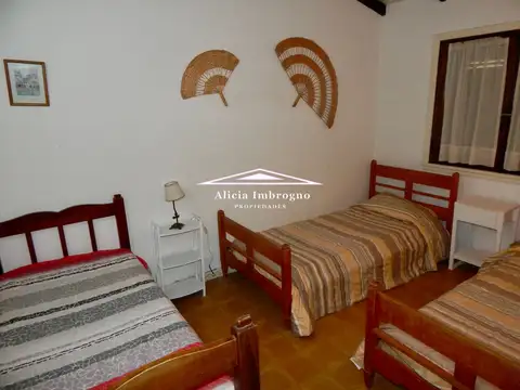 Casa 5 ambientes con 2 baños