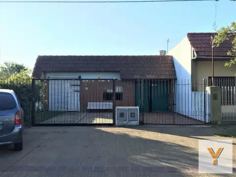 Casas en venta - 6 dormitorios 3 baños - Cocheras - 150mts2 - Tolosa, La Plata