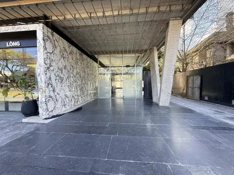 Alquiler de Oficina 125 m2 con 2 cocheras sobre Libertador entre la Quinta presid y Puerto de Olivos
