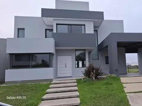Casa en venta en el Country Siete Soles. APTA CREDITO.