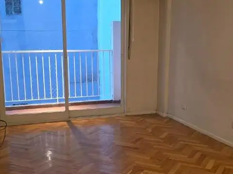 RETASADO! Departamento 2 ambientes amplios con balcón