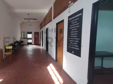 CASA Y LOCALES A LA VENTA MELCHOR ROMERO