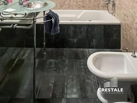 Oficina 14 ambientes con 1 baño